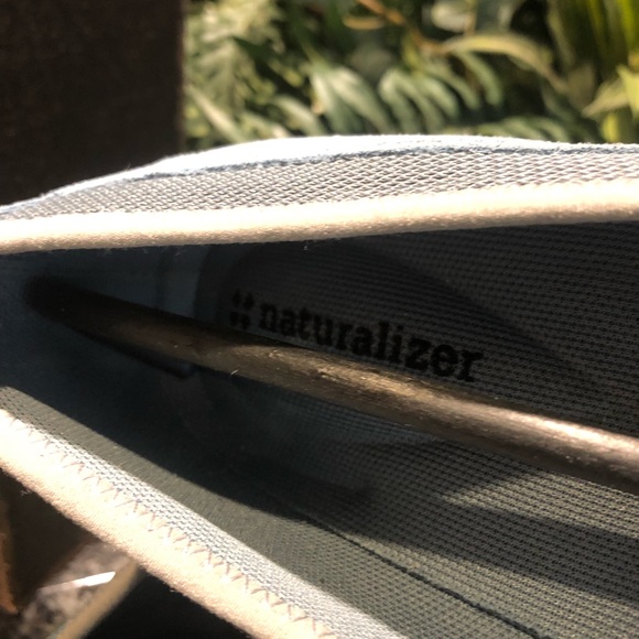 NaturalizerWomen’s ‘Yesenia’ SuedeMesh Casual Shoe - Picture 8 of 12